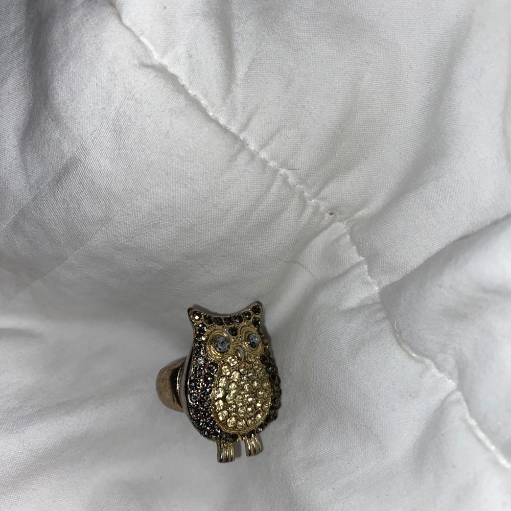 Bedazzled Owl Elastic Statement Ring